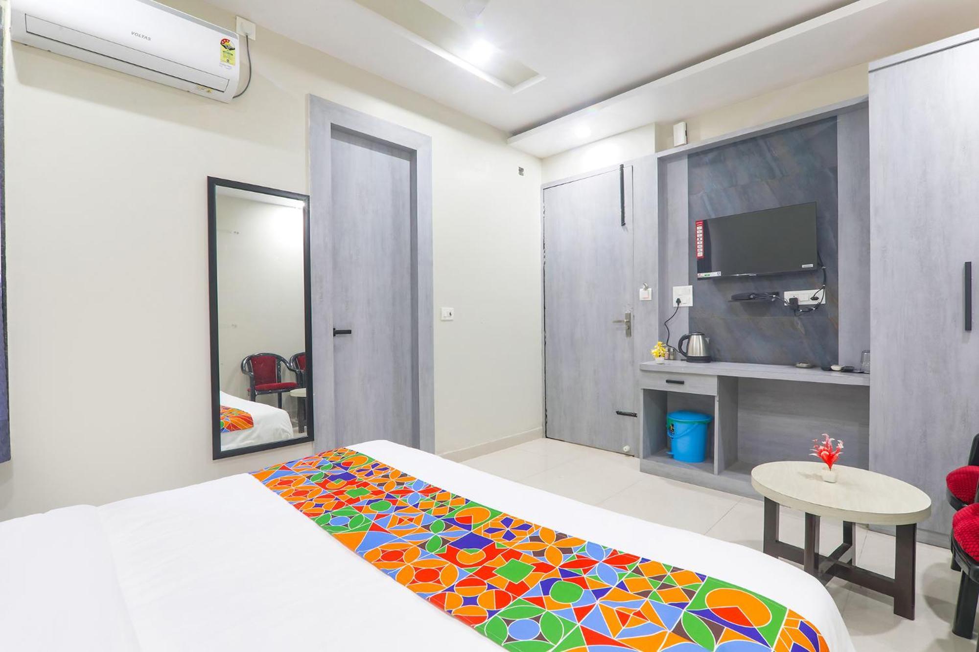 Fabexpress Grand Inn I Chinhat Esterno foto